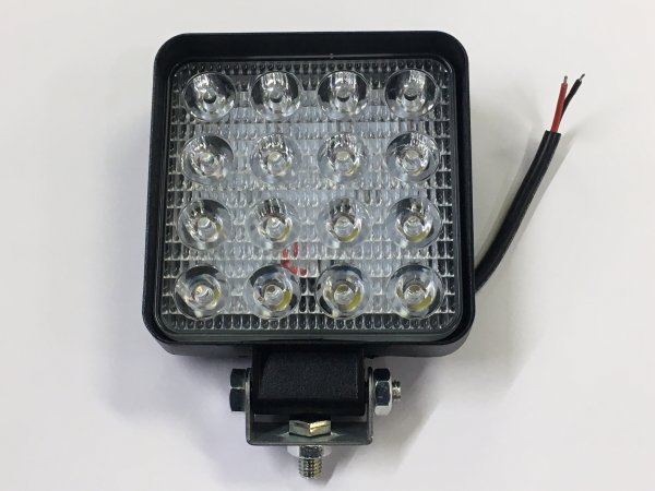 LED Arbeitscheinwerfer 48W (16 LED) 10x10x2cm auch als leistungsstarker Rckfahrscheinwerfer einsetzbar